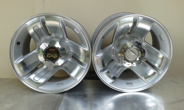 ล้อมือสอง