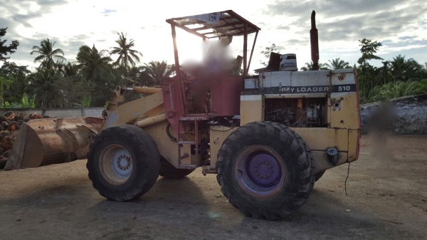 รถตัก KOMATSU  510.   สนใจติดต่อ  081 - 6079515