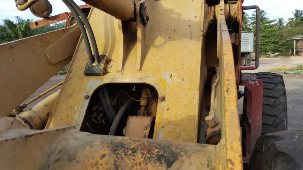 รถตัก KOMATSU  510.   สนใจติดต่อ  081 - 6079515