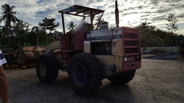 รถตัก KOMATSU  510.   สนใจติดต่อ  081 - 6079515