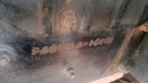 รถฮีโน่ 6 ล้อ หลังถนน FB 120 แรงม้า. ปี 38    สนใจติดต่อ 081 - 6079515