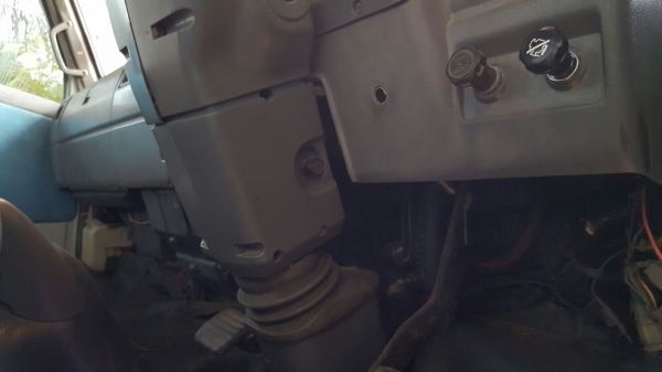 รถฮีโน่ 6 ล้อ หลังถนน FB 120 แรงม้า. ปี 38    สนใจติดต่อ 081 - 6079515