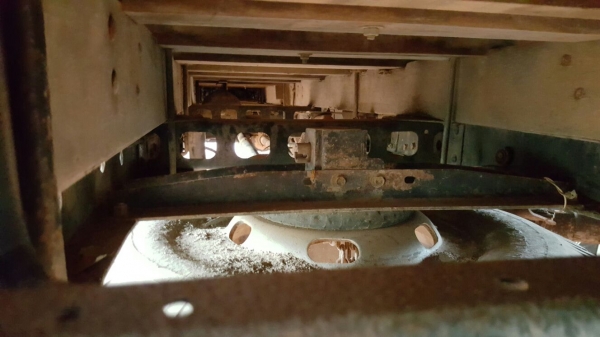 รถฮีโน่ 6 ล้อ หลังถนน FB 120 แรงม้า. ปี 38    สนใจติดต่อ 081 - 6079515