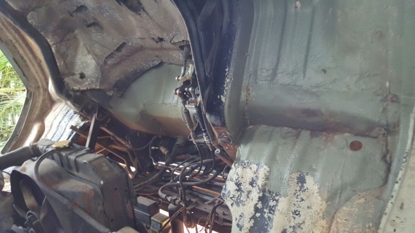 รถฮีโน่ 6 ล้อ หลังถนน FB 120 แรงม้า. ปี 38    สนใจติดต่อ 081 - 6079515