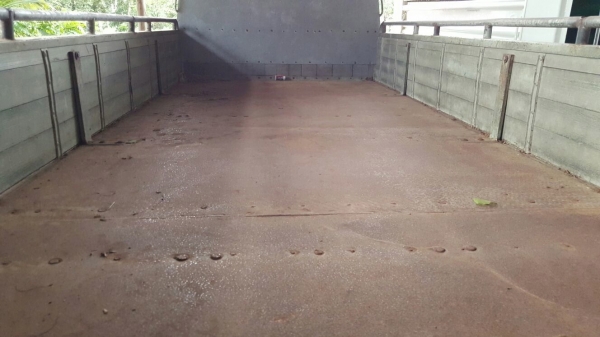 รถฮีโน่ 6 ล้อ หลังถนน FB 120 แรงม้า. ปี 38    สนใจติดต่อ 081 - 6079515