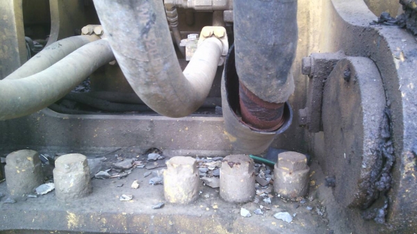 ขายรถแบคโฮPC300-5ติดละบบหัวเจาะมีเล่มทะเบืยน12000ชัวโมง