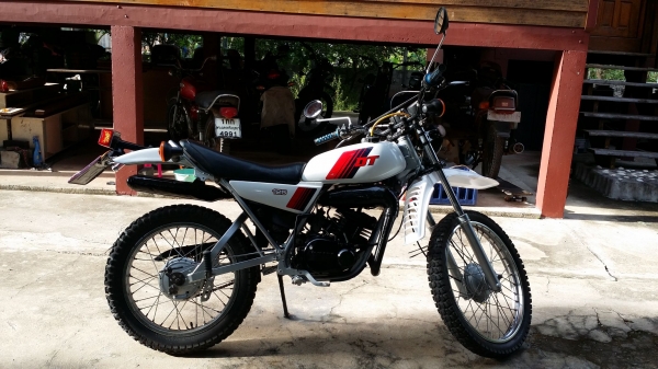 ขาย dt125 mx สีขาวตรงเล่ม รหัส 2no ทะเบียนเต็ม พร้อมโอน รถชื่อผมเอง ราคา 28,000 บาท