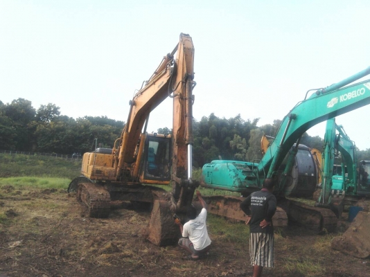 ขายรถแบคโฮ KOBELCO SK200-V super เอกสารเล่มทะเบียน ราคา 730000