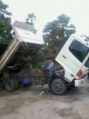 ขายรถ6ล้อดั้มพ์ HINO FC4JEPA เครื่อง. 150แรงม้า ปี48 สนใจโทร. 081-970-1072