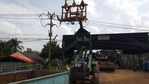 ขายรถไถ FORD 5000 T3 ติดคีบอวยชัยแทรคเตอร์ เอกสารเล่มทะเบียนครบ รถพร้อมใช้เครื่องดี ราคาต่อรองได้ครับ ขายรถไถ FORD 5000 T3 ติดคีบอวยชัยแทรคเตอร์ เอกสารเล่มทะเบียนครบ รถพร้อมใช้เครื่องดี ราคาต่อรองได้ครับ