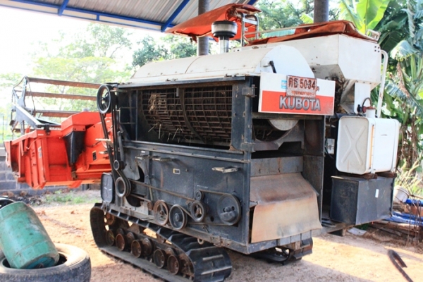 ขายด่วนรถเกี่ยวนวดข้าว DC-60-PLUS ขายด่วนรถเกี่ยวนวดข้าว DC-60-PLUS