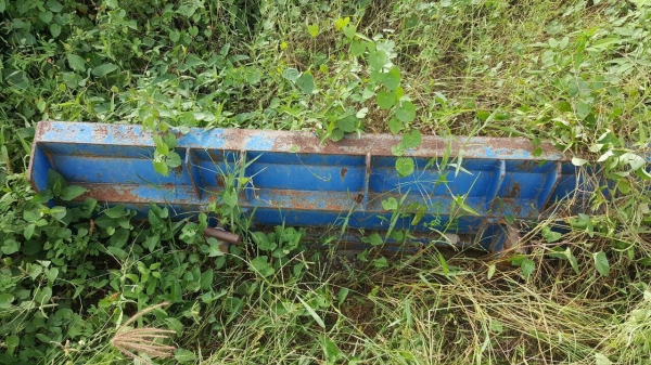 ขายรถไถ FORD 6610 เสื้อลาย พร้อมคีบอ้อยขาคู่ เอกสารเล่มทะเบียนครบ พร้อมอุปกรณ์ผานดันหน้า และผาน 6