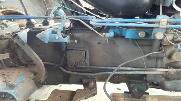 ขายรถไถ FORD 6610 เสื้อลาย พร้อมคีบอ้อยขาคู่ เอกสารเล่มทะเบียนครบ พร้อมอุปกรณ์ผานดันหน้า และผาน 6