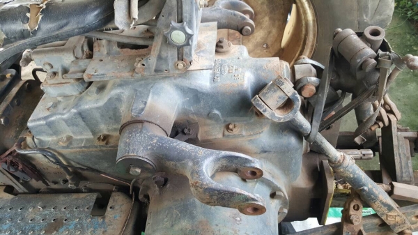 ขายรถไถ FORD 6610 เสื้อลาย พร้อมคีบอ้อยขาคู่ เอกสารเล่มทะเบียนครบ พร้อมอุปกรณ์ผานดันหน้า และผาน 6