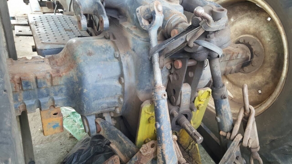 ขายรถไถ FORD 6610 เสื้อลาย พร้อมคีบอ้อยขาคู่ เอกสารเล่มทะเบียนครบ พร้อมอุปกรณ์ผานดันหน้า และผาน 6