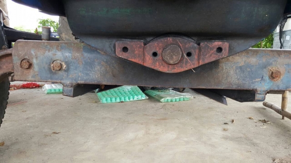 ขายรถไถ FORD 6610 เสื้อลาย พร้อมคีบอ้อยขาคู่ เอกสารเล่มทะเบียนครบ พร้อมอุปกรณ์ผานดันหน้า และผาน 6