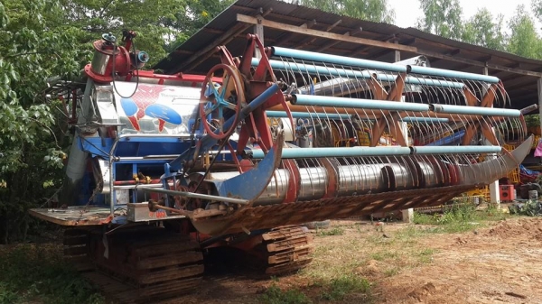 ขายรถเกี่ยวข้าวบางไทรHINO JO8C 260 เทอร์โบว์ สภาพเดิมใช้งานน้อยลงนาปี รถอีสาน ตู้ดี เครื่องแน่น ตู้แสตนเลสเดิมโรงงาน ไดกิ้น23 12HT