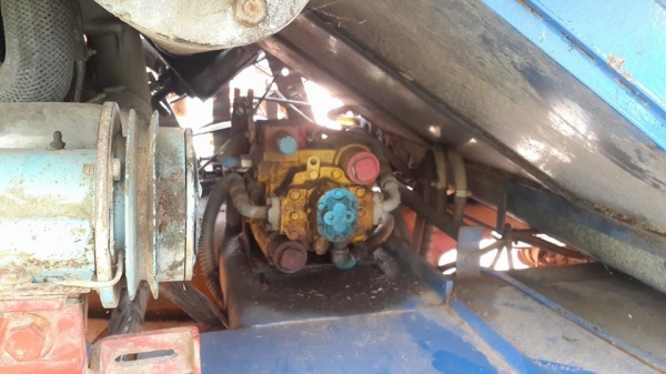 ขายรถเกี่ยวข้าวบางไทรHINO JO8C 260 เทอร์โบว์ สภาพเดิมใช้งานน้อยลงนาปี รถอีสาน ตู้ดี เครื่องแน่น ตู้แสตนเลสเดิมโรงงาน ไดกิ้น23 12HT