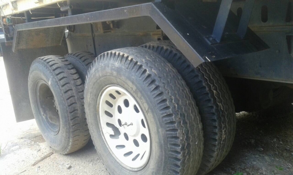 สิบล้อดั้มอีสุสุ นางฟ้า  240  แรงม้า 2 เพลา รถห้างแท้  พร้อมใช้งาน   เล่มติดมือ