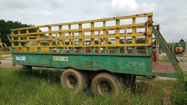 ขายสารี่ลากอ้อย 8 ล้อ ยาว 6 เมตร สภาพพร้อมบรรทุก เหล็กฉากแข็งแรง ราคาต่อรองได้ครับ ขายสารี่ลากอ้อย 8 ล้อ ยาว 6 เมตร สภาพพร้อมบรรทุก เหล็กฉากแข็งแรง ราคาต่อรองได้ครับ