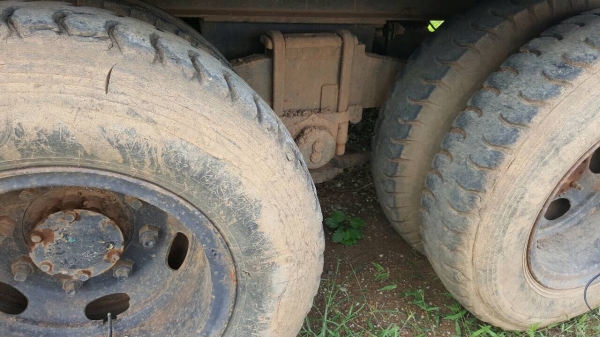 ขายสารี่ลากอ้อย 8 ล้อ ยาว 6 เมตร สภาพพร้อมบรรทุก เหล็กฉากแข็งแรง ราคาต่อรองได้ครับ ขายสารี่ลากอ้อย 8 ล้อ ยาว 6 เมตร สภาพพร้อมบรรทุก เหล็กฉากแข็งแรง ราคาต่อรองได้ครับ