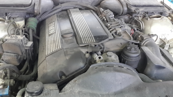 สีขาวมุก รถเดิม พร้อมใช้งาน ปี 2001 สีขาวมุก รถเดิม พร้อมใช้งาน ปี 2001