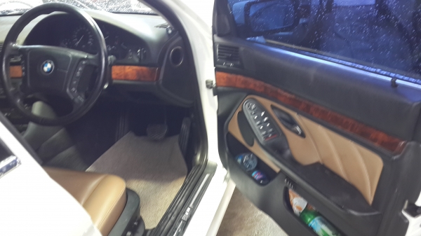 สีขาวมุก รถเดิม พร้อมใช้งาน ปี 2001 สีขาวมุก รถเดิม พร้อมใช้งาน ปี 2001