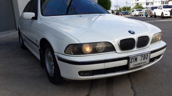 สีขาวมุก รถเดิม พร้อมใช้งาน ปี 2001 สีขาวมุก รถเดิม พร้อมใช้งาน ปี 2001