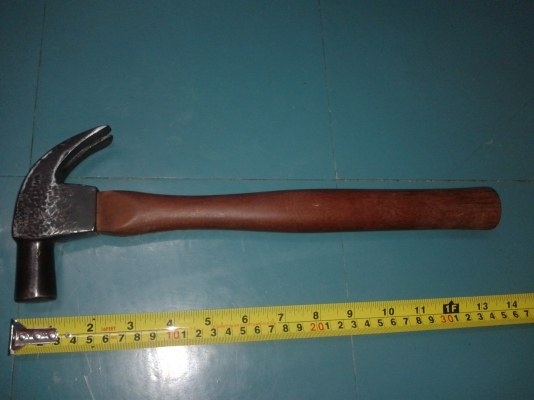 ขายค้อนเก่ามือสองตราระฆังเยอรมัน ขนาด14ออน ด้ามไม้สวยเหมาะมือ STIRRUP BRAND. MADE IN GERMANY.