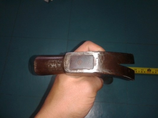 ขายค้อนเก่ามือสองตราระฆังเยอรมัน ขนาด14ออน ด้ามไม้สวยเหมาะมือ STIRRUP BRAND. MADE IN GERMANY.
