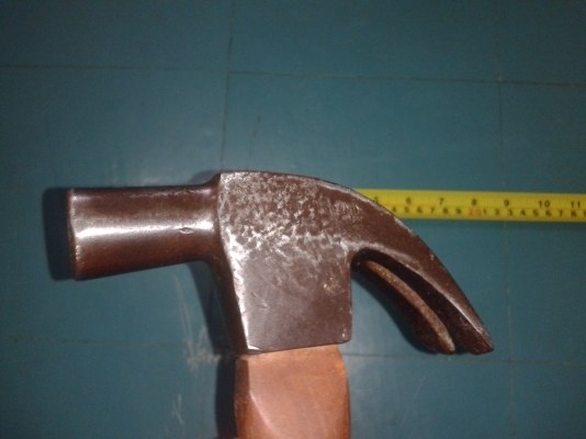 ขายค้อนเก่ามือสองตราระฆังเยอรมัน ขนาด14ออน ด้ามไม้สวยเหมาะมือ STIRRUP BRAND. MADE IN GERMANY.
