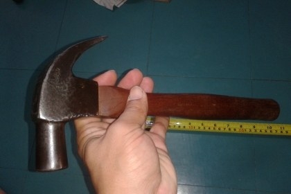 ขายค้อนเก่ามือสองตราระฆังเยอรมัน ขนาด14ออน ด้ามไม้สวยเหมาะมือ STIRRUP BRAND. MADE IN GERMANY.