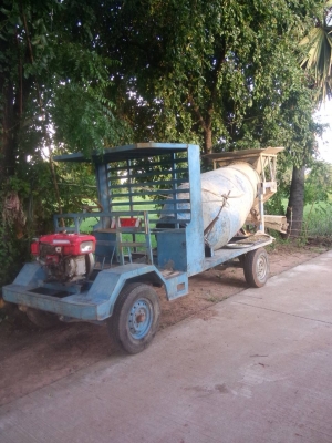 รถโม่ปูน 1.5 คิว ดูแลง่าย ใช้คล่อง โทร 082 - 1251560