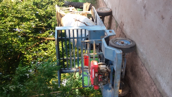 รถโม่ปูน 1.5 คิว ดูแลง่าย ใช้คล่อง โทร 082 - 1251560