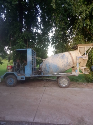 รถโม่ปูน 1.5 คิว ดูแลง่าย ใช้คล่อง โทร 082 - 1251560