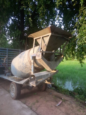 รถโม่ปูน 1.5 คิว ดูแลง่าย ใช้คล่อง โทร 082 - 1251560