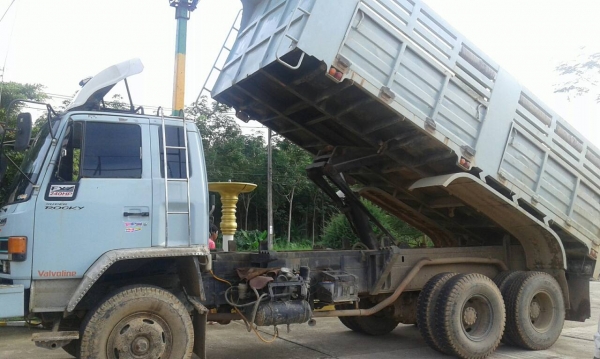 ขายรถบรรทุก 10 ล้อดัมพ์ ISUZU ROCKY 240 แรงม้านางฟ้าแท้ ราคา 950000