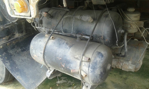 ขายรถบรรทุก 10 รั้วคอกเหล็ก ISUZU ROCKY 175 แรงม้า ราคา 550000