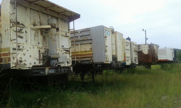 ขายหางเซมิดัมพ์ ช.ทวี 3 เพลา 3 หางปี 2547 2 หางปี 2546 1 หาง ราคาหางละ 350000