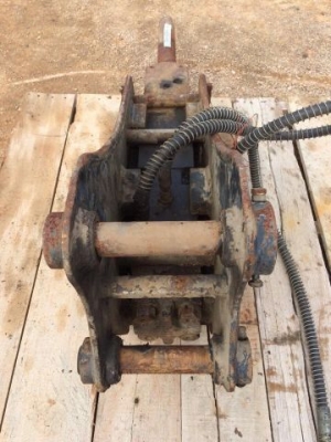 ขายหัวกระแทก CAT ใช้กับ รถขุด PC 60 นำเข้าจากญี่ปุ่น ติดต่อ 081-2990958/089-8368497 (เจ้าของขายเอง)