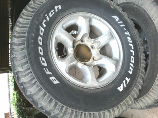 ขายล้อแม็ก พร้อมยาง ขอบ15 ยาง31 4ล้อ