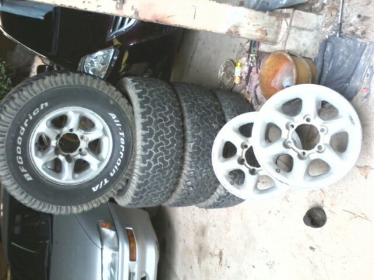 ขายล้อแม็ก พร้อมยาง ขอบ15 ยาง31 4ล้อ ขายล้อแม็ก พร้อมยาง ขอบ15 ยาง31 4ล้อ