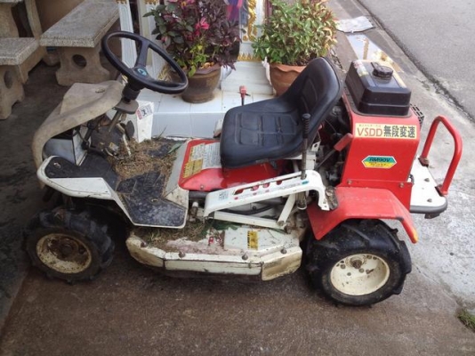 ขายรถตัดหญ้านั่งขับ. OREC ขายรถตัดหญ้านั่งขับ. OREC