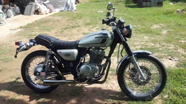 ขาย Honda Cl 400 สภาพสวยๆพร้อมใช้ เอกสาร inv ครบครับ