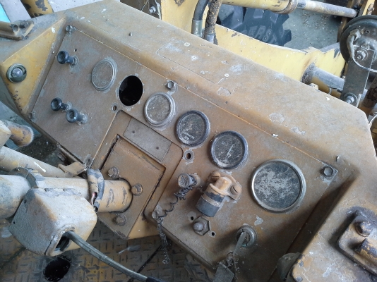 รถตัก CATERPILLAR 910  80U