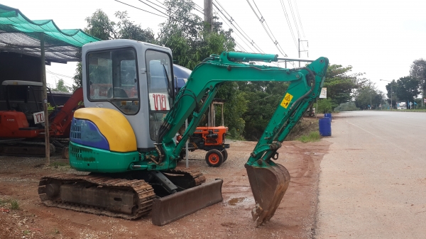 ขายด่วน KOMATSU pc30  MR-1 มีเก๋ง แทร็คเหล็ก มีไลน์หัวกระแทก รถนำเข้าญี่ปุ่นแท้ๆ ไม่เคยใช้งานในไทย