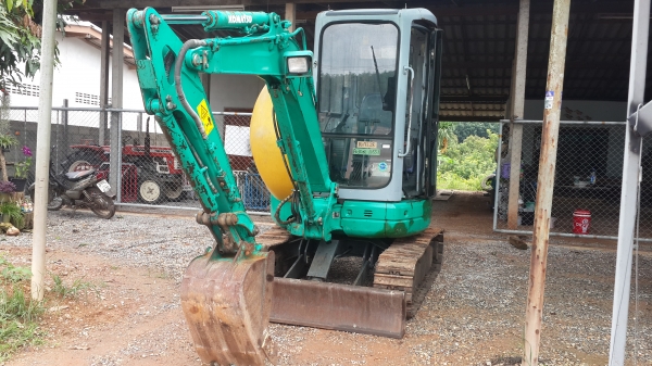 ขายด่วน KOMATSU pc30  MR-1 มีเก๋ง แทร็คเหล็ก มีไลน์หัวกระแทก รถนำเข้าญี่ปุ่นแท้ๆ ไม่เคยใช้งานในไทย