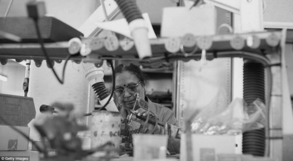 แว่นตาแห่งตำนาน ALGHA 20/JOHN LENNON made in England