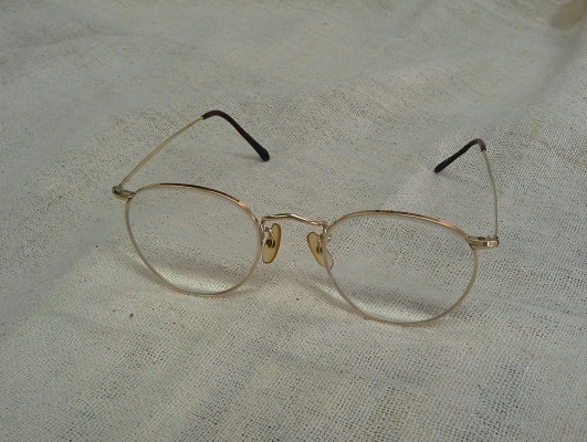 แว่นตาแห่งตำนาน ALGHA 20/JOHN LENNON made in England