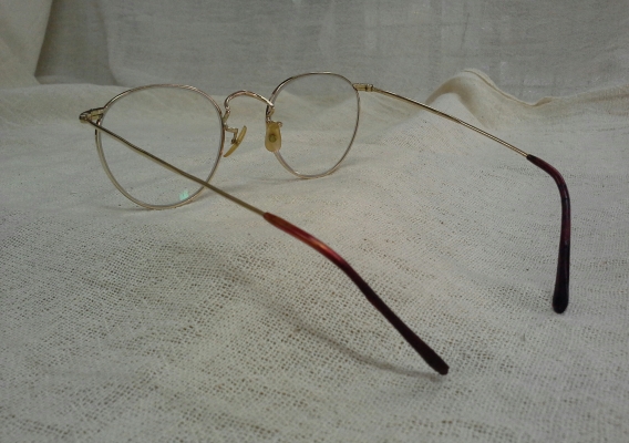 แว่นตาแห่งตำนาน ALGHA 20/JOHN LENNON made in England